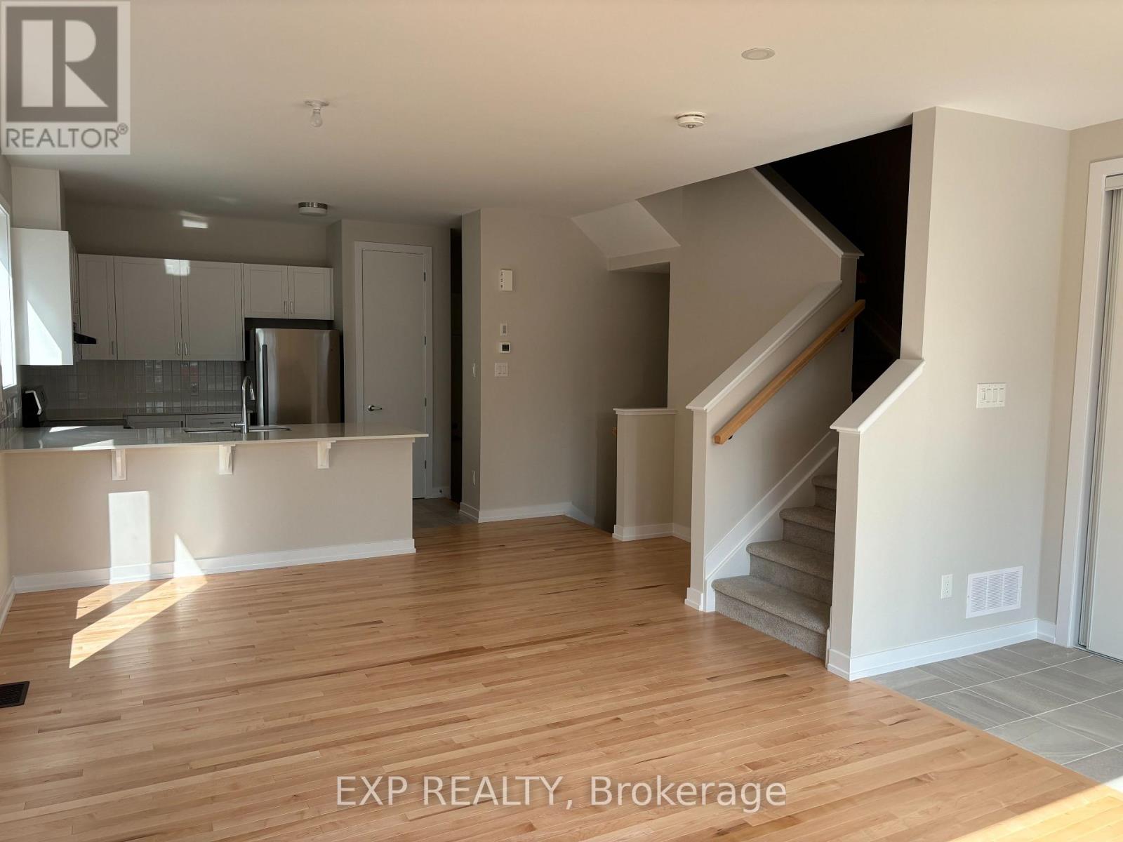 530 Oldenburg Avenue, Ottawa, Ontario  K0A 2Z0 - Photo 2 - X13703564