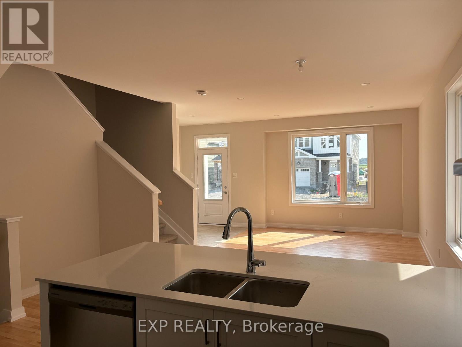 530 Oldenburg Avenue, Ottawa, Ontario  K0A 2Z0 - Photo 4 - X13703564