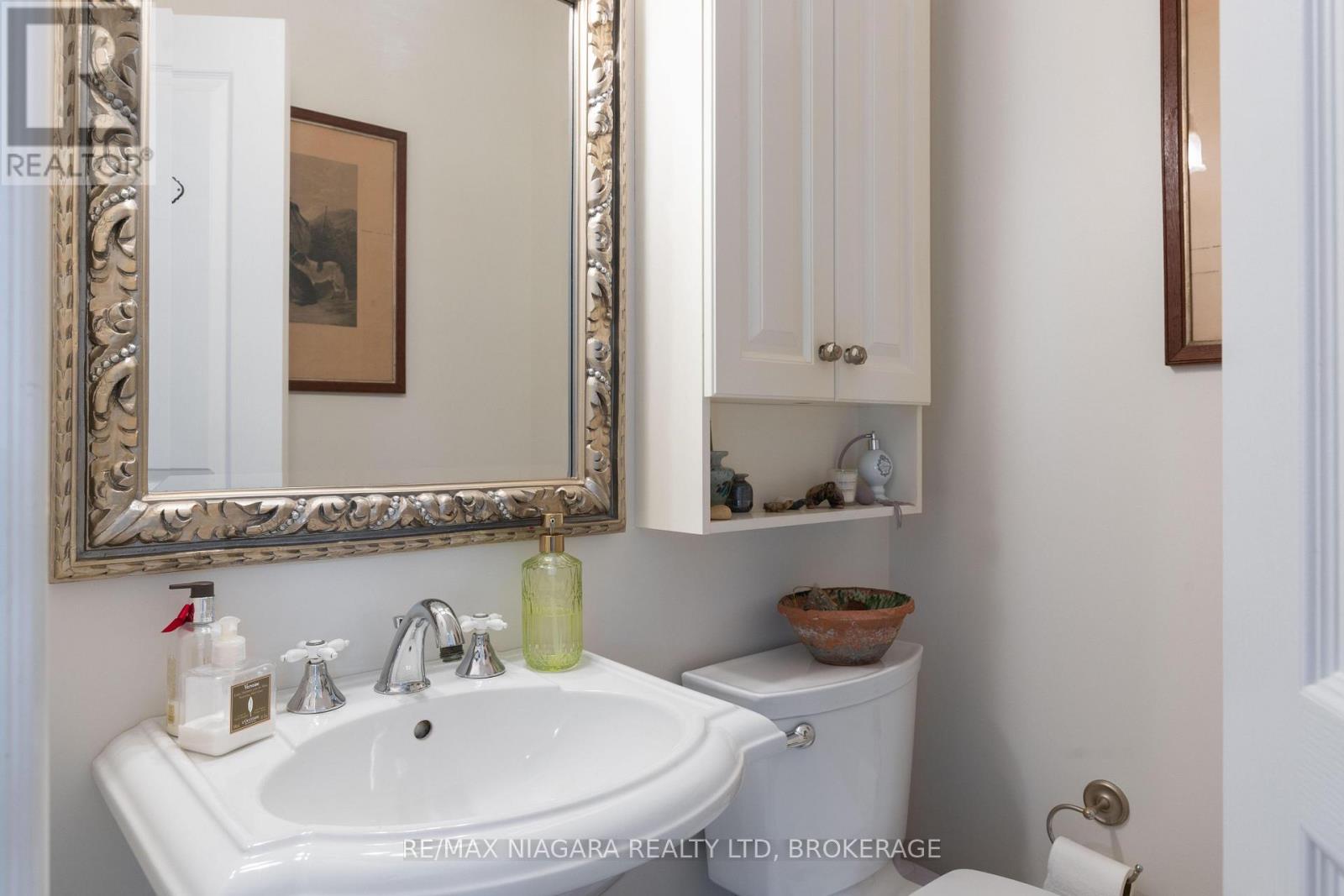 8056 Cathedral Drive, Niagara Falls (Mt. Carmel), Ontario L2H 2Z2 - Photo 20 - X13703606