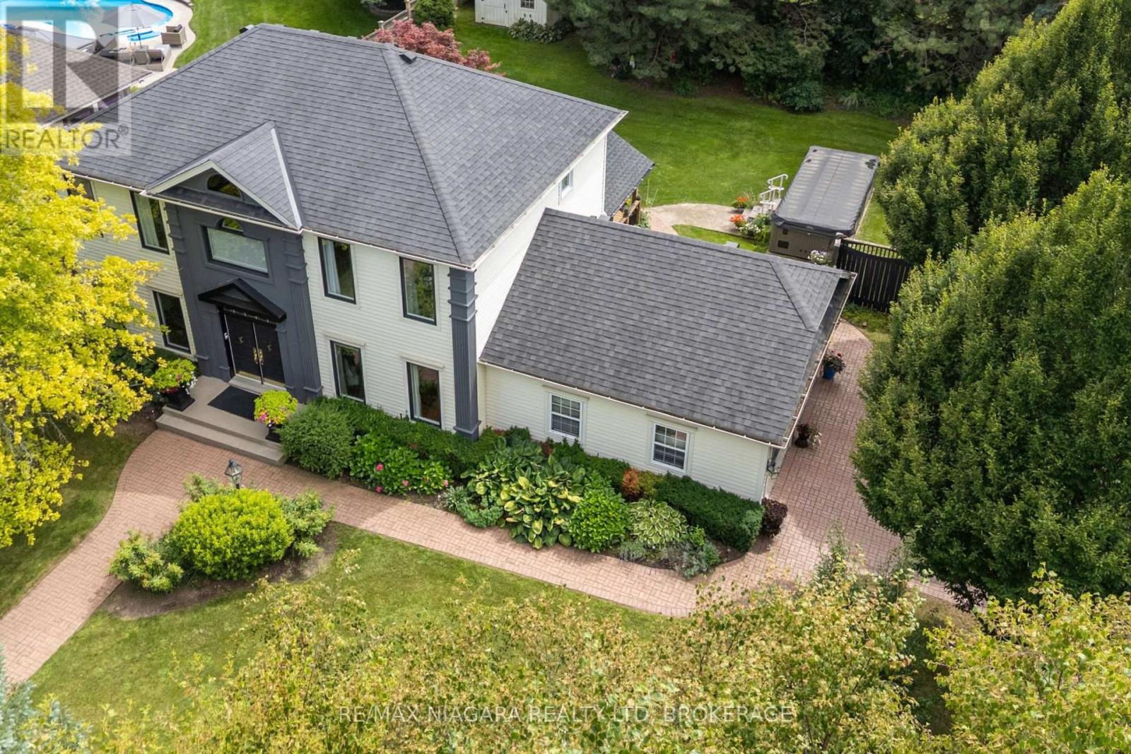 8056 Cathedral Drive, Niagara Falls (Mt. Carmel), Ontario L2H 2Z2 - Photo 36 - X13703606