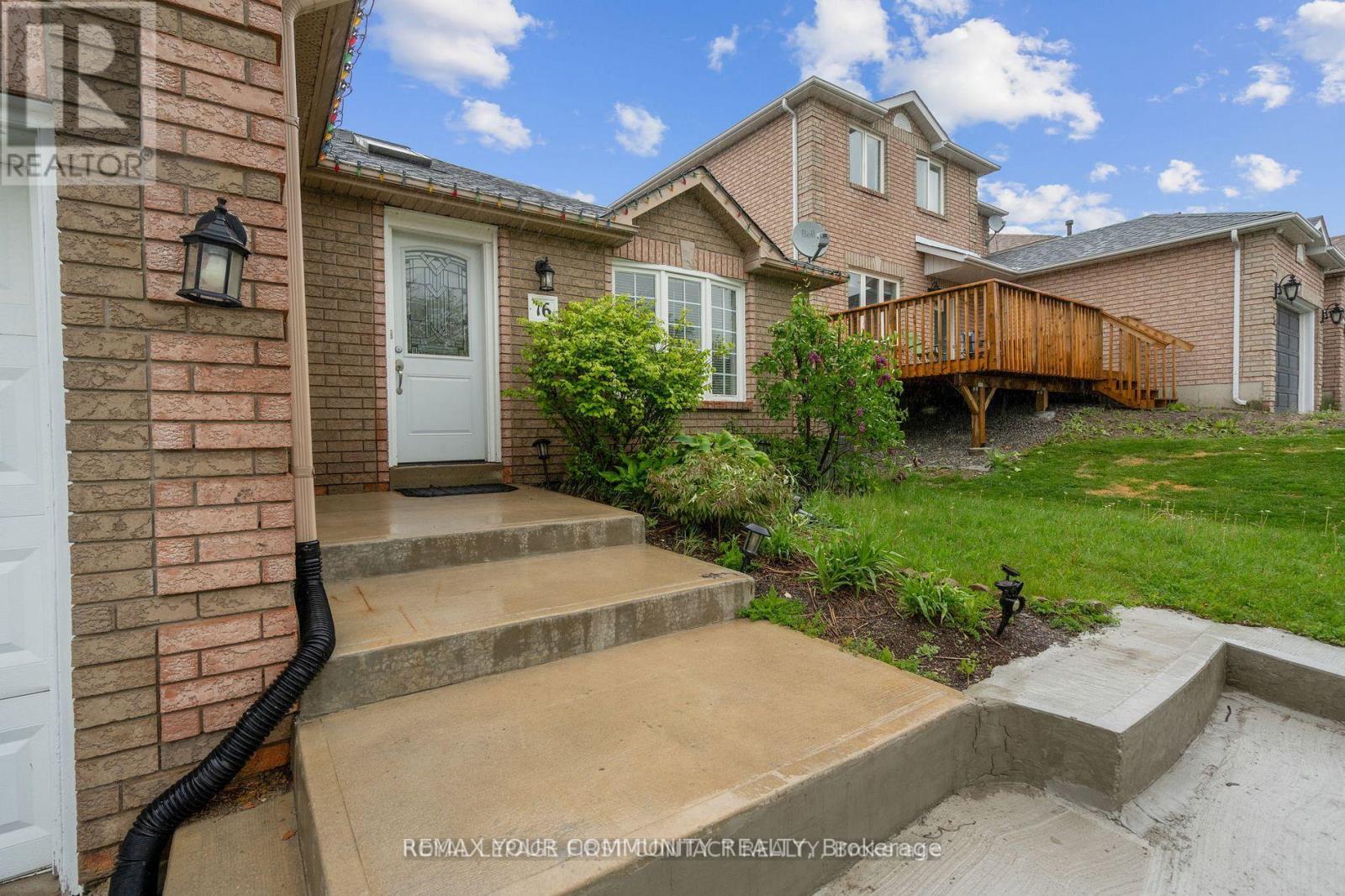 (Main) - 16 Waddington Crescent, Barrie (Holly), Ontario  L4N 8C8 - Photo 2 - S13703390