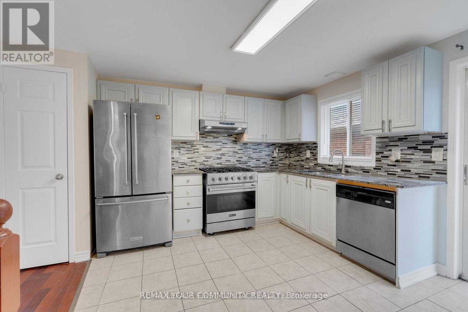(Main) - 16 Waddington Crescent, Barrie (Holly), Ontario  L4N 8C8 - Photo 7 - S13703390