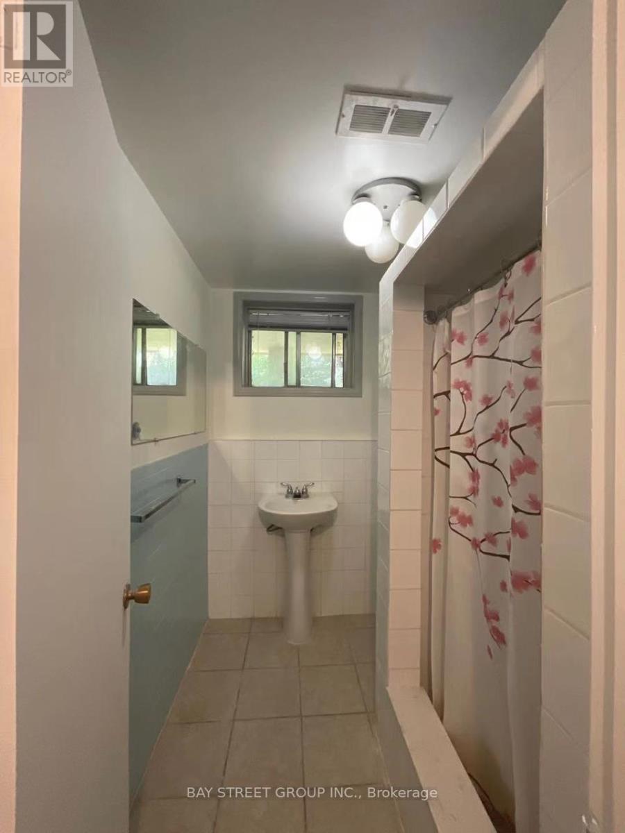 Bsmt - 100 Charlton Boulevard, Toronto, Ontario  M2M 1B9 - Photo 14 - C13703598