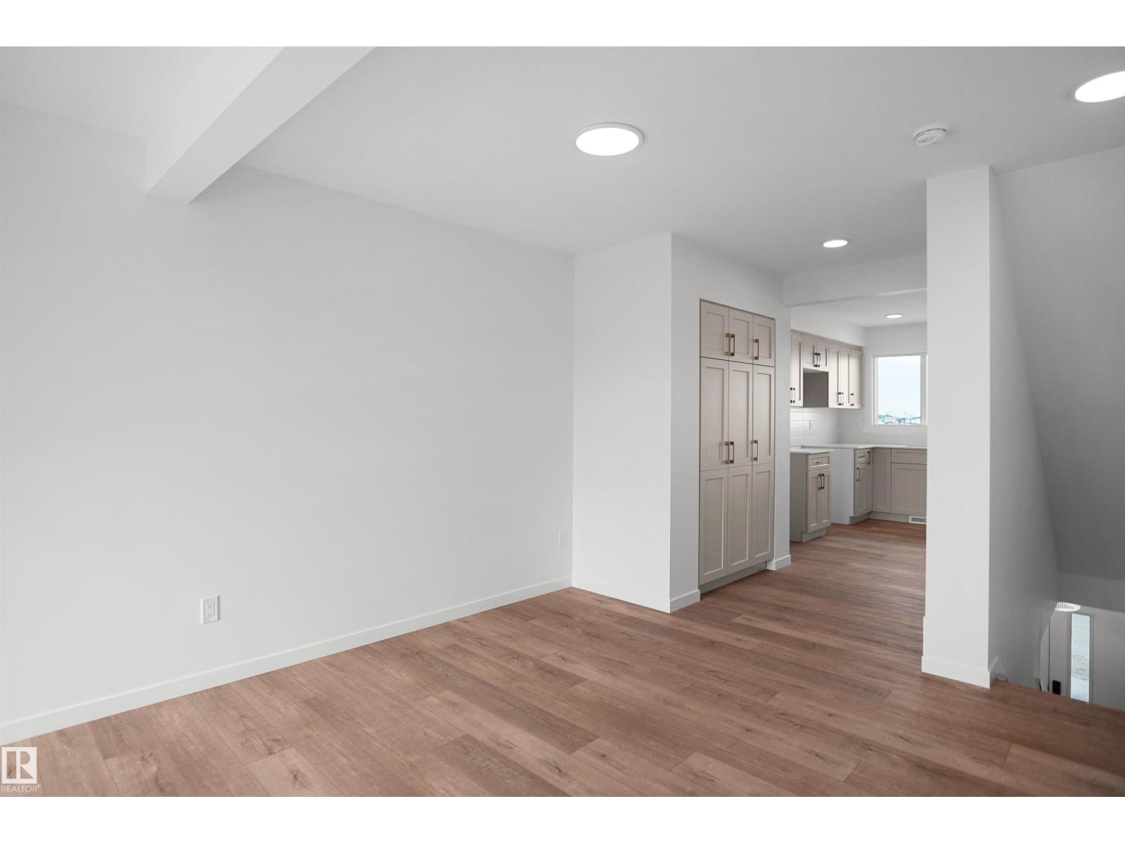7060 Rosenthal Dr NW, Edmonton, Alberta  T5T 7N6 - Photo 8 - E4503125