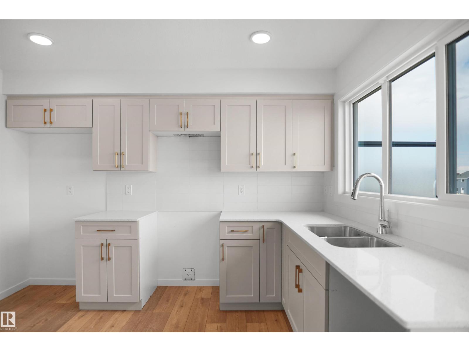 7060 Rosenthal Dr NW, Edmonton, Alberta  T5T 7N6 - Photo 11 - E4503125