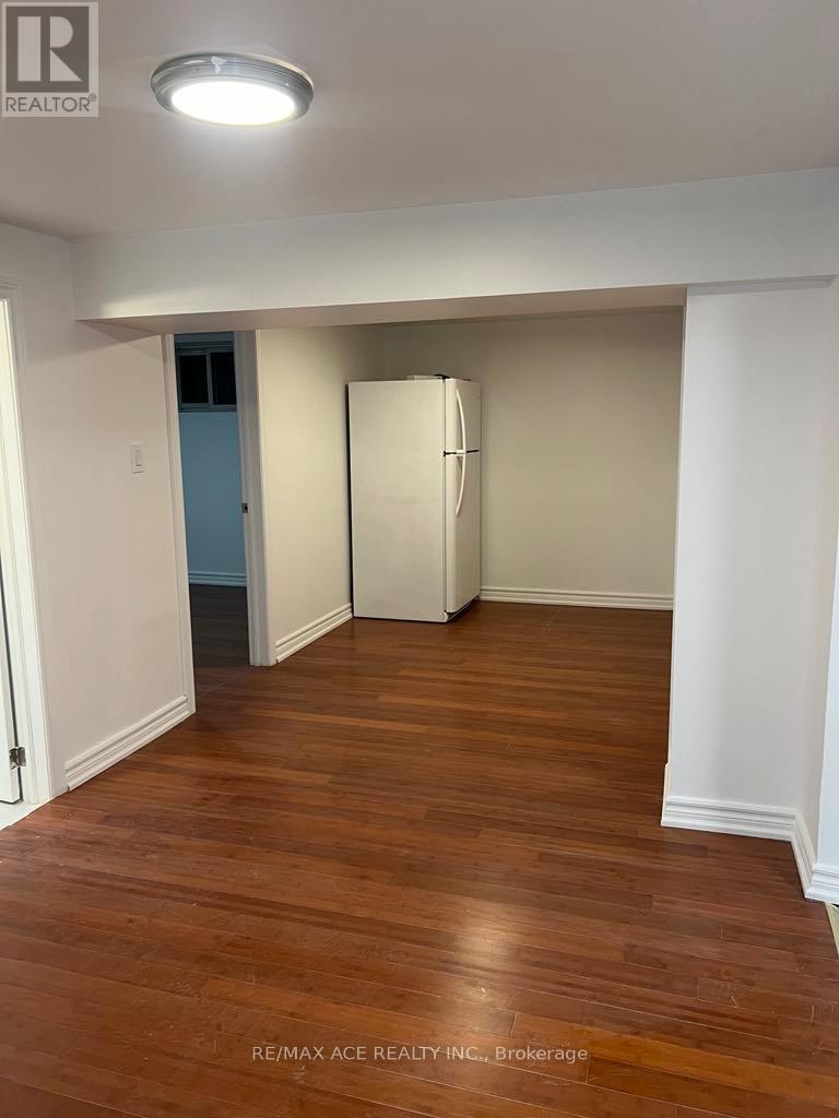 Bsmt - 26 Oakridge Drive, Toronto, Ontario  M1M 2A4 - Photo 3 - E13703602