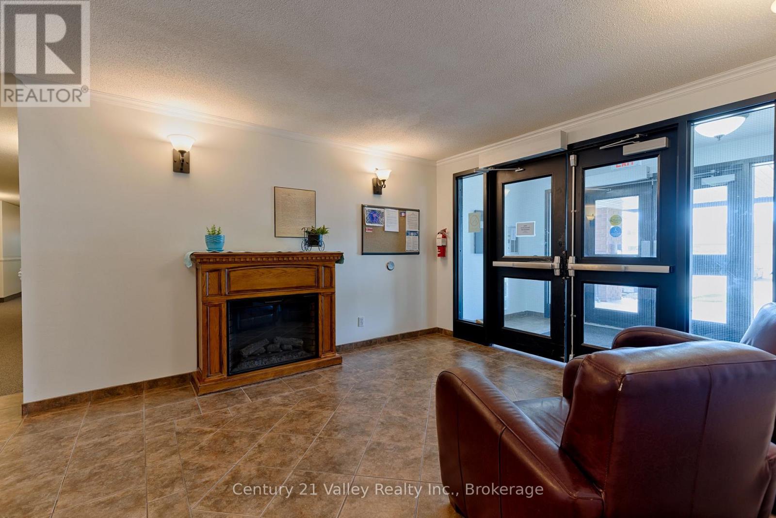 302 - 16 Sheffield Street, Arnprior, Ontario  K7S 0A2 - Photo 2 - X13703560