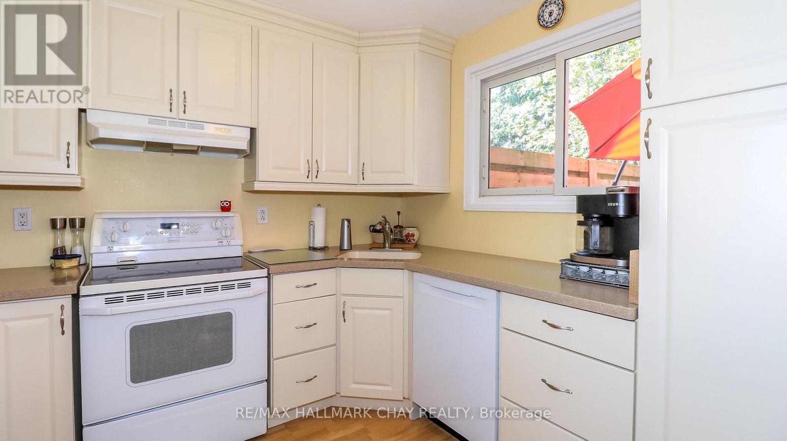 32 Wilde Place, Barrie, Ontario  L4N 4W7 - Photo 16 - S13703554