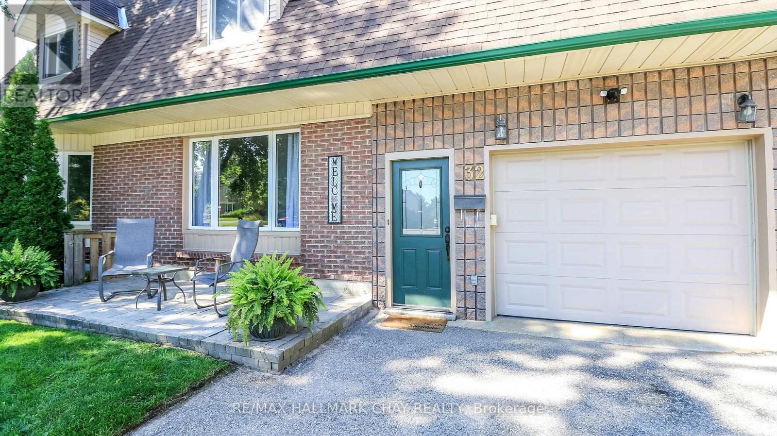 32 Wilde Place, Barrie, Ontario  L4N 4W7 - Photo 4 - S13703554