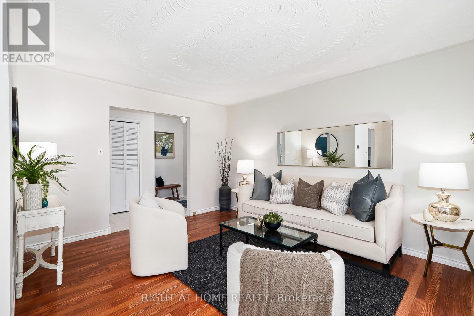1059 Glen Mhor Crescent, Midland, Ontario  L4R 4P5 - Photo 4 - S13703630
