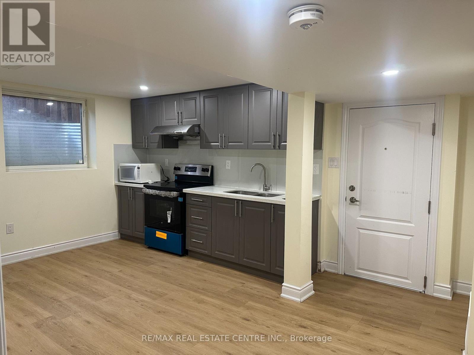 31 HASLEMERE AVENUE, Brampton, Ontario