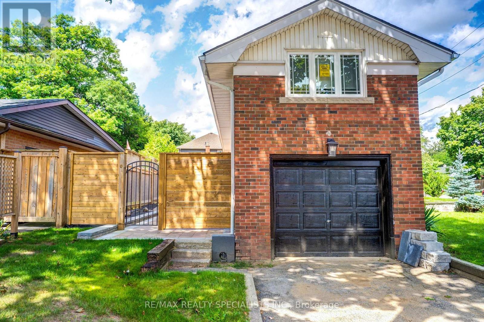 Main - 454 Mayzel Road, Burlington, Ontario L7R 3C3 - Photo 2 - W13699312