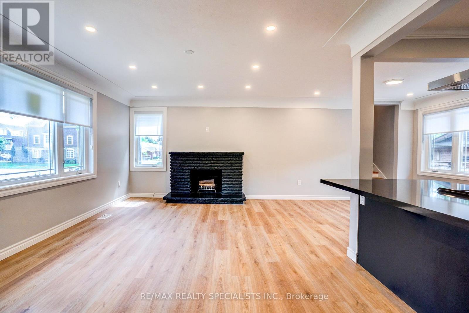 Main - 454 Mayzel Road, Burlington, Ontario L7R 3C3 - Photo 4 - W13699312