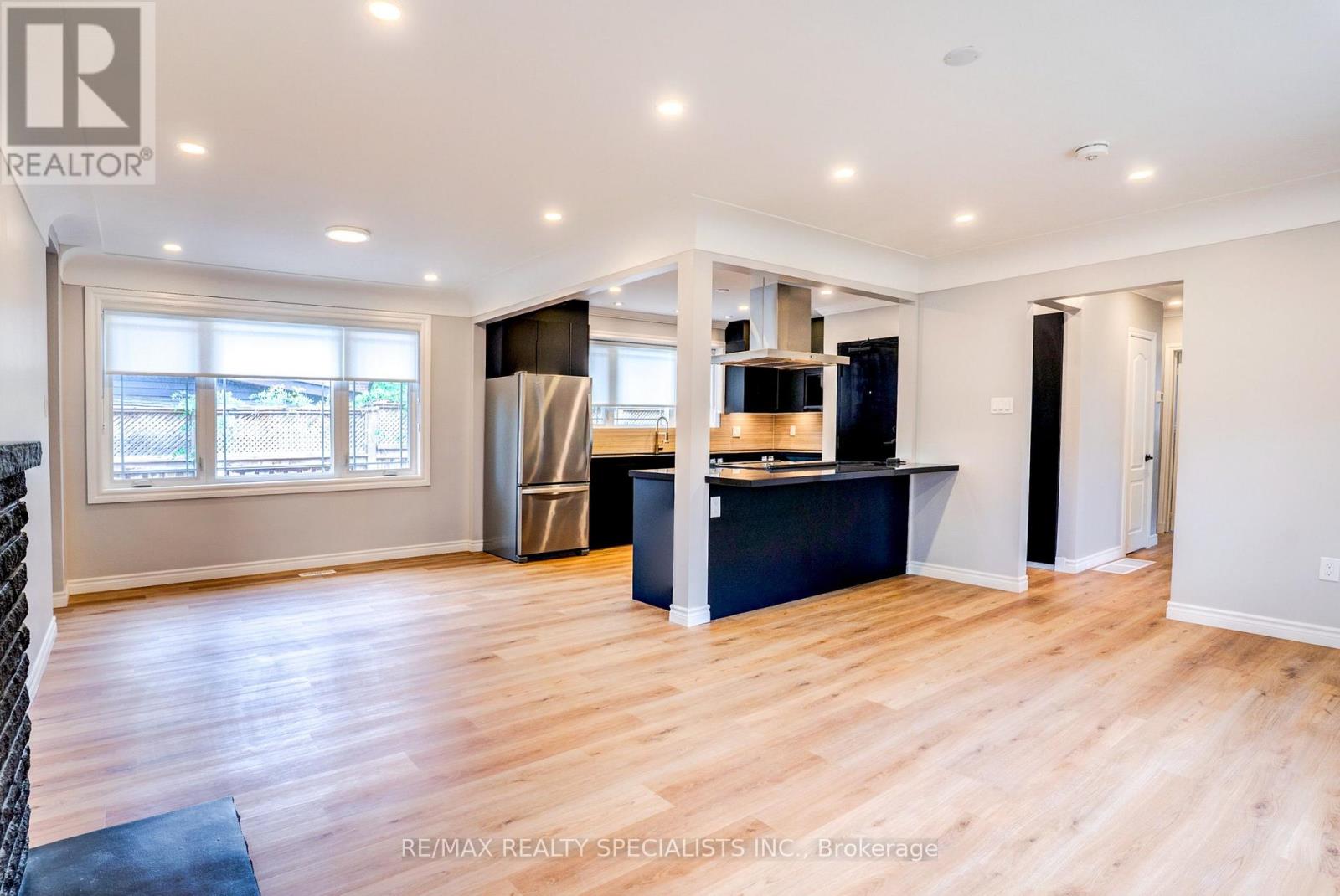 Main - 454 Mayzel Road, Burlington, Ontario L7R 3C3 - Photo 5 - W13699312