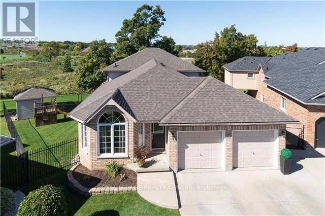 3 VINEBERG DRIVE, Hamilton, Ontario