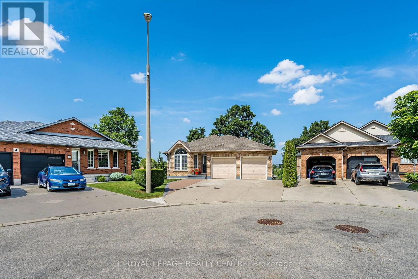 3 Vineberg Drive, Hamilton, Ontario  L9B 2P6 - Photo 3 - X13703544