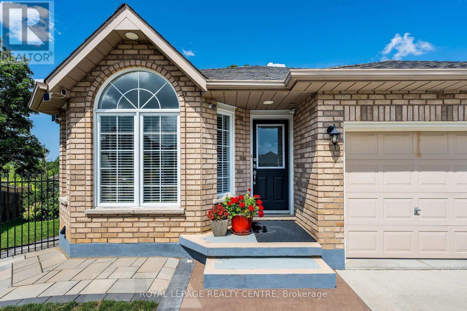 3 Vineberg Drive, Hamilton, Ontario  L9B 2P6 - Photo 6 - X13703544