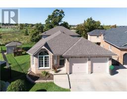 3 VINEBERG DRIVE, Hamilton, Ontario