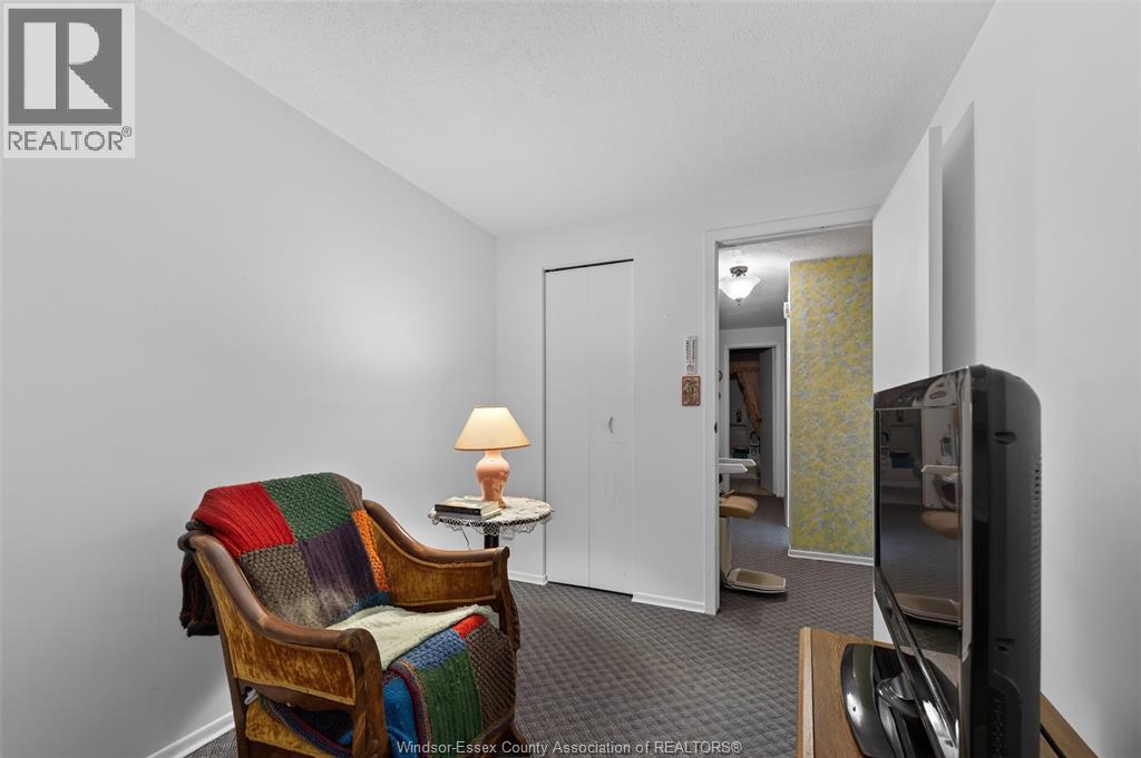 6430 Thornberry, Windsor, Ontario  N8T 2W9 - Photo 16 - 26020156