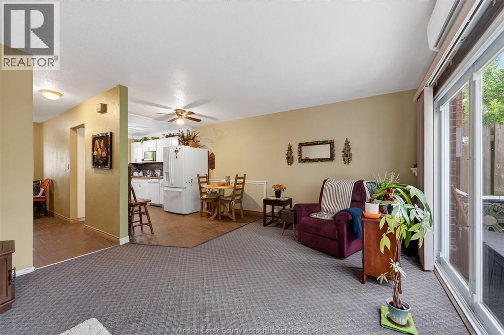 6430 Thornberry, Windsor, Ontario  N8T 2W9 - Photo 6 - 26020156