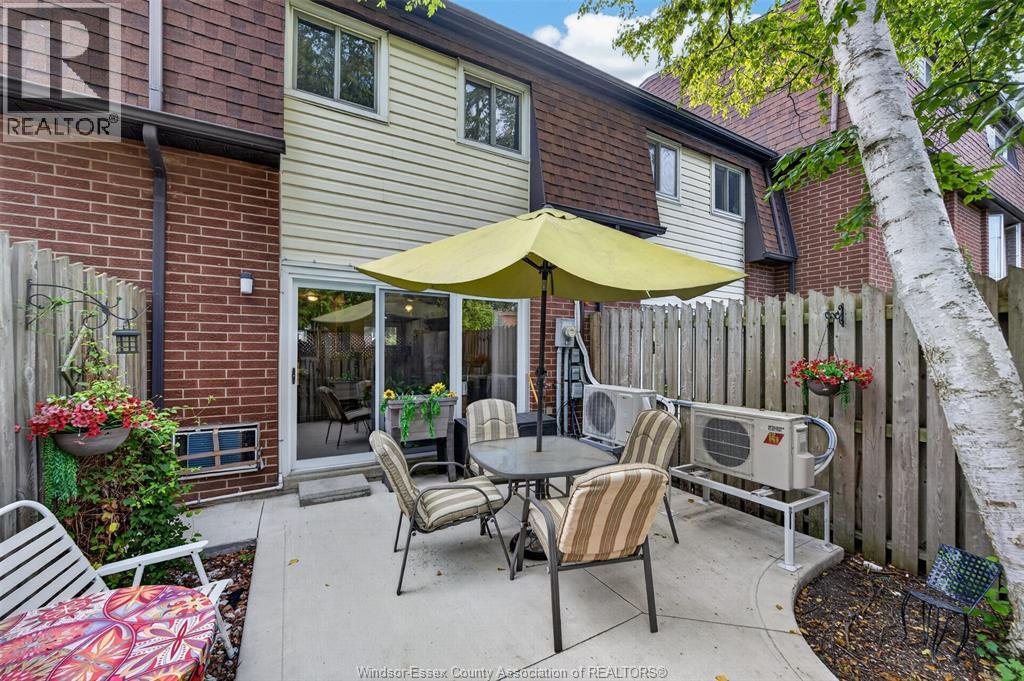 6430 Thornberry, Windsor, Ontario  N8T 2W9 - Photo 8 - 26020156