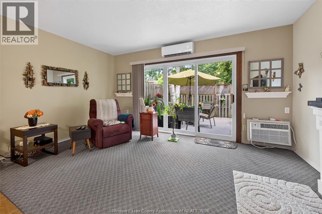 6430 Thornberry, Windsor, Ontario  N8T 2W9 - Photo 4 - 26020156