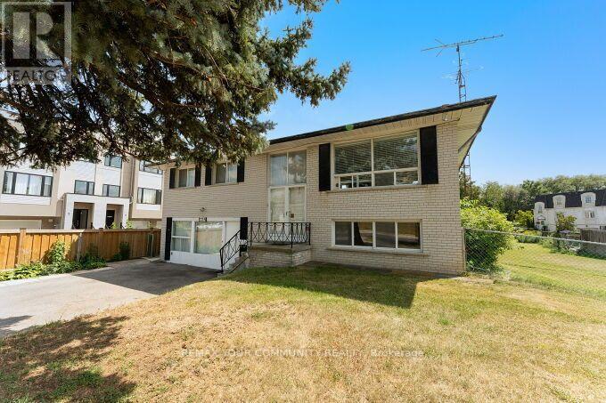 225 16th Avenue, Richmond Hill, Ontario  L4C 7A6 - Photo 2 - N13587544