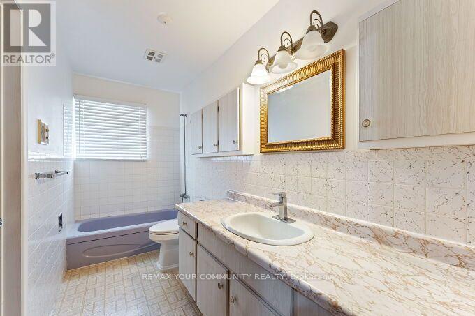 225 16th Avenue, Richmond Hill, Ontario  L4C 7A6 - Photo 22 - N13587544