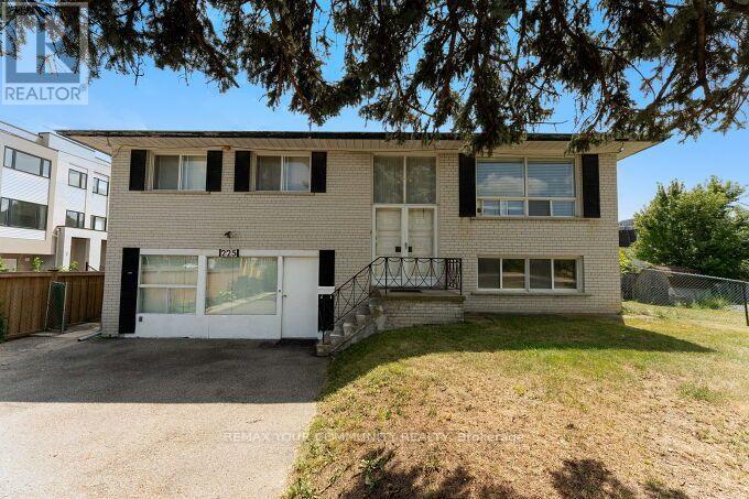 225 16th Avenue, Richmond Hill, Ontario  L4C 7A6 - Photo 3 - N13587544