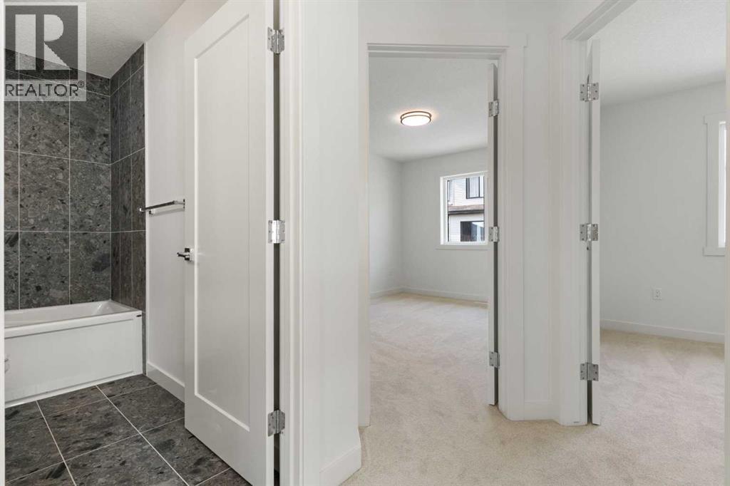 91 Heritage Manor, Cochrane, Alberta  T4C 3K8 - Photo 38 - A2333344