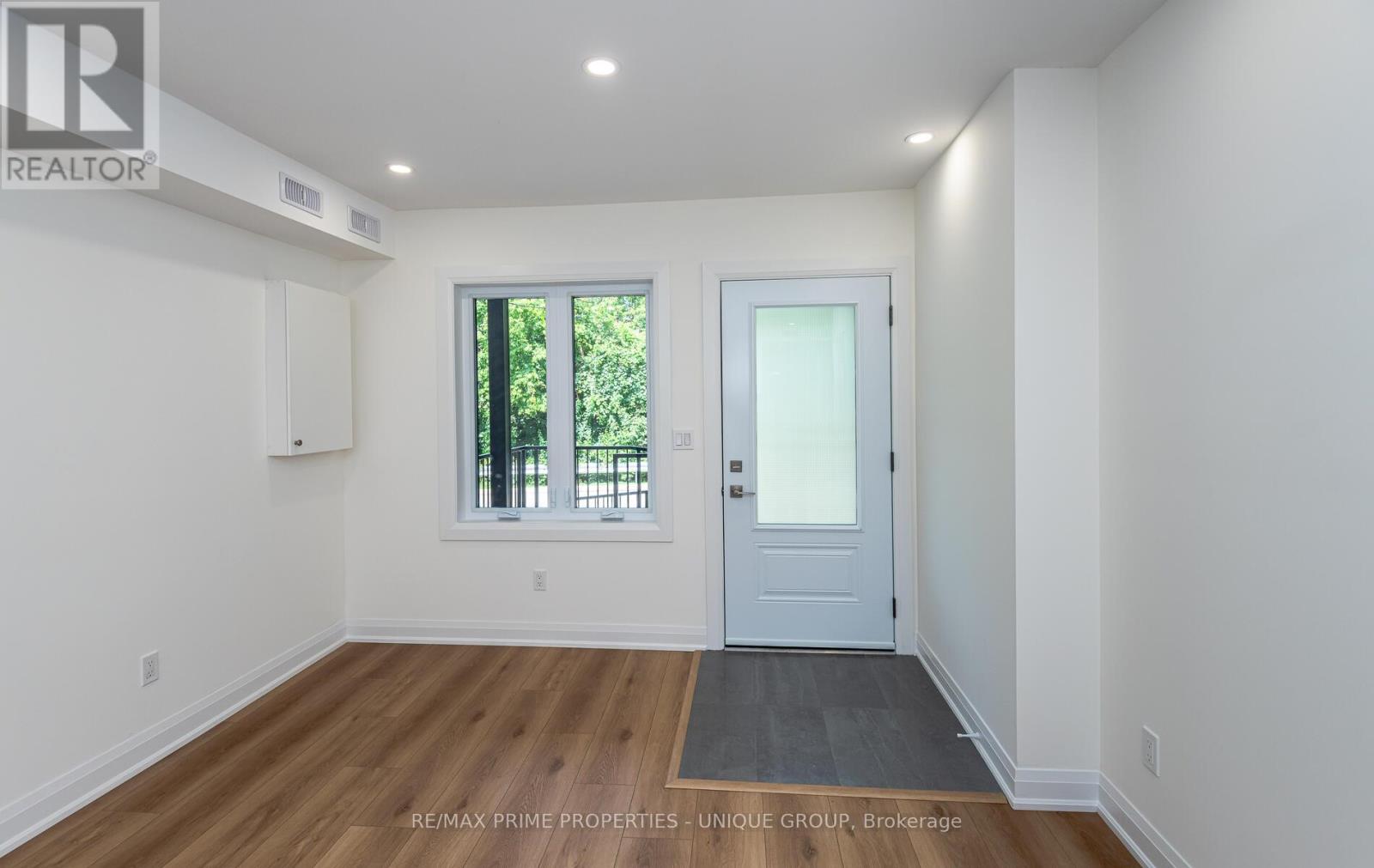 2 - 45 Astoria Avenue, Toronto, Ontario M6N 2V6 - Photo 4 - W12385003