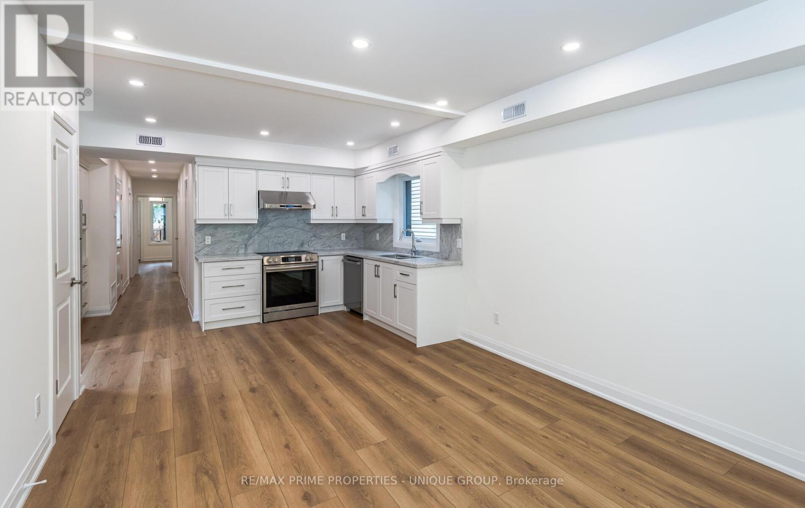 2 - 45 Astoria Avenue, Toronto, Ontario M6N 2V6 - Photo 7 - W12385003