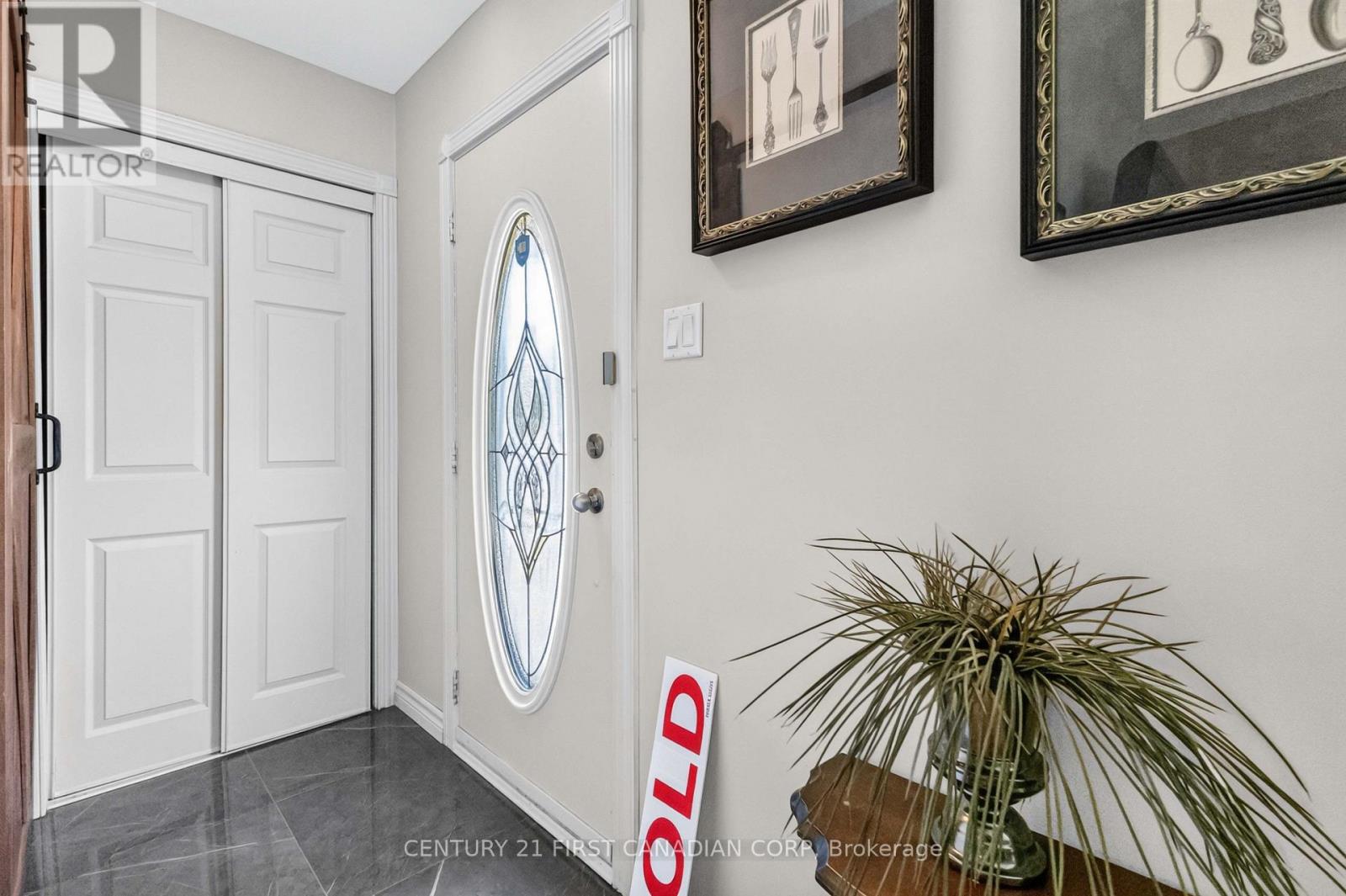 138 Harding Crescent, London South, Ontario  N6E 1G3 - Photo 3 - X13703744