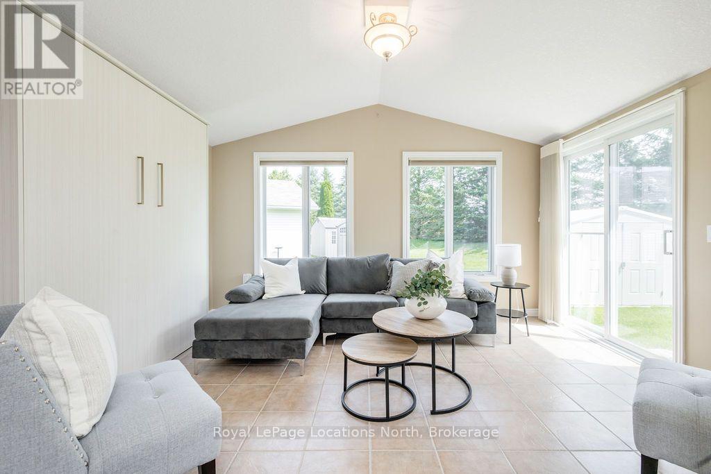 77 Pennsylvania Avenue, Wasaga Beach, Ontario  L9Z 3A8 - Photo 10 - S13703718