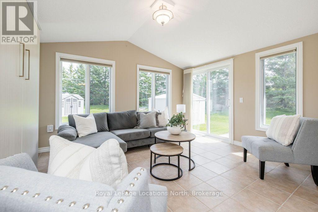 77 Pennsylvania Avenue, Wasaga Beach, Ontario  L9Z 3A8 - Photo 9 - S13703718