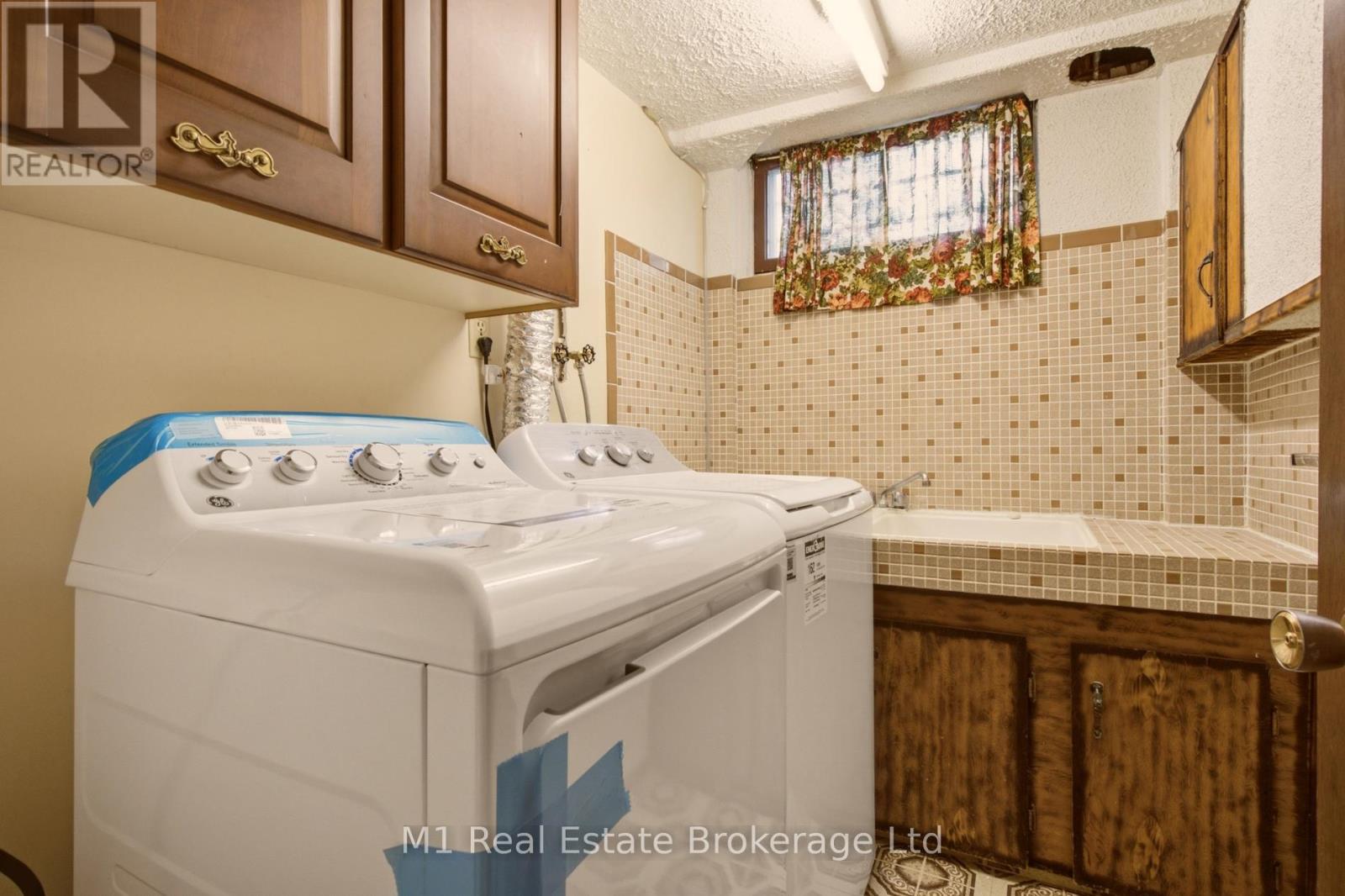 27 Palermo Crescent, Guelph (Grange Road), Ontario  N1E 2J8 - Photo 27 - X13703738