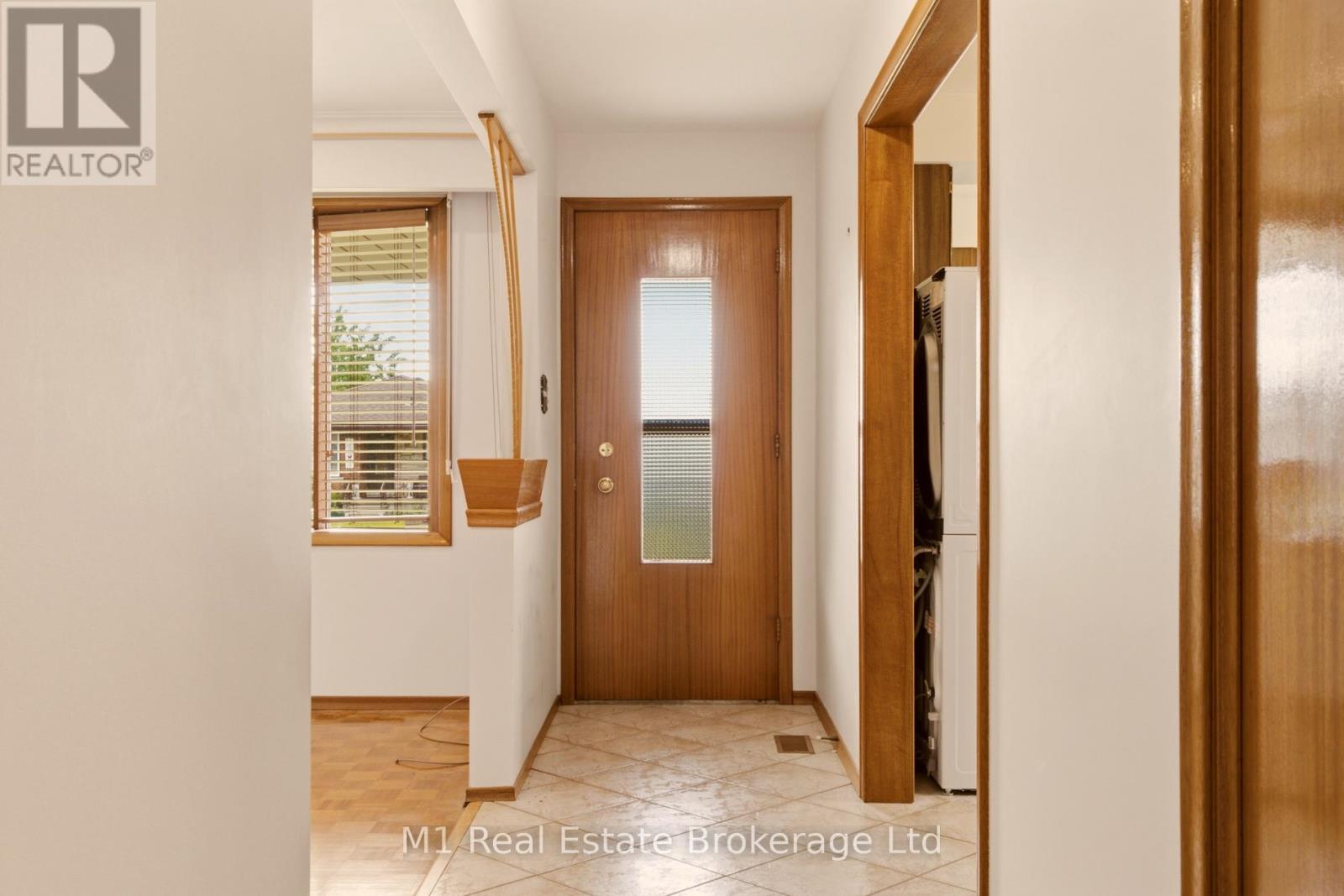 27 Palermo Crescent, Guelph (Grange Road), Ontario  N1E 2J8 - Photo 7 - X13703738