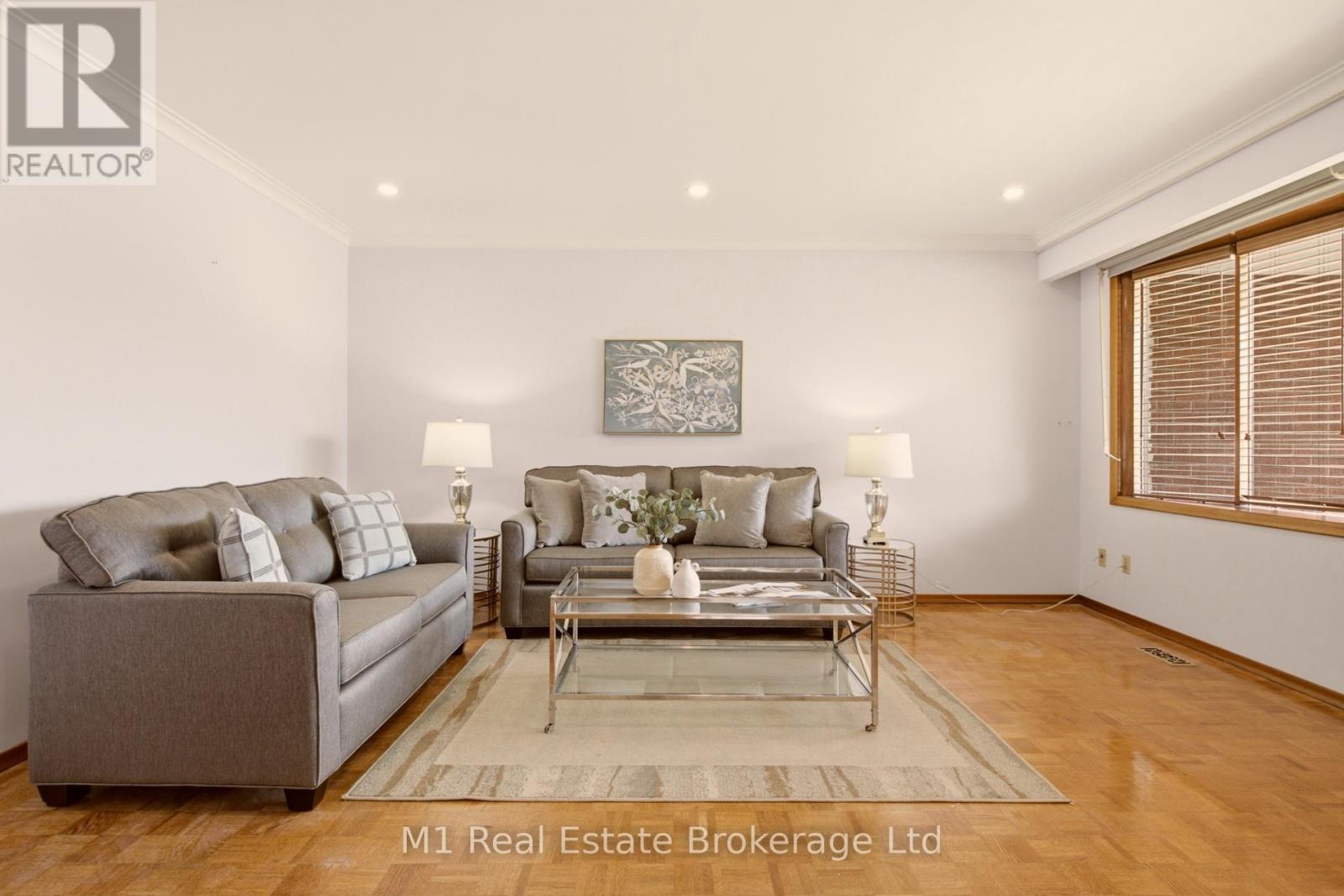 27 Palermo Crescent, Guelph (Grange Road), Ontario  N1E 2J8 - Photo 9 - X13703738