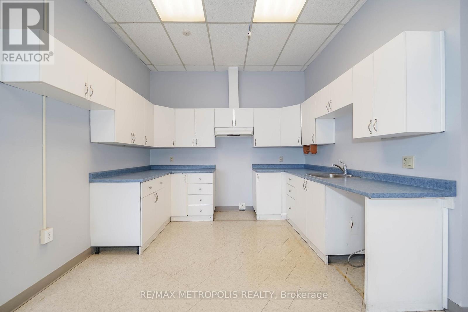 1 - 21 Essa Road, Barrie, Ontario  L4N 3K4 - Photo 15 - S13703758