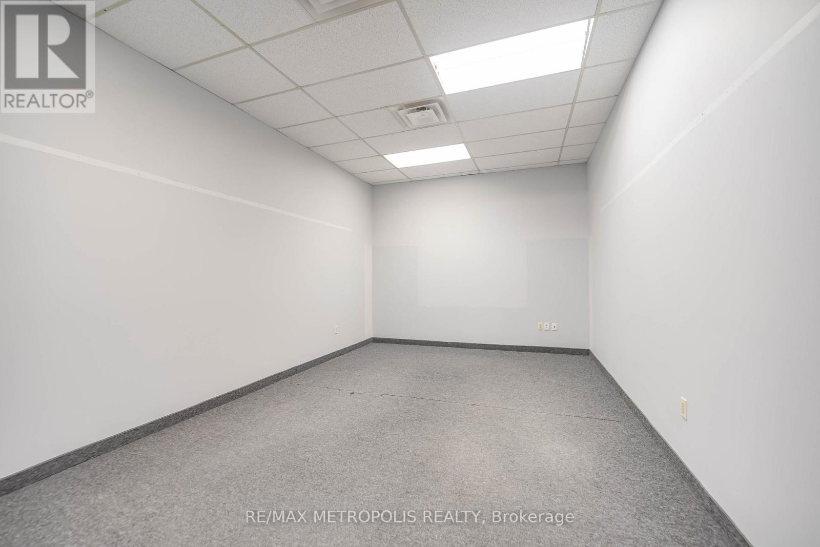 1 - 21 Essa Road, Barrie, Ontario  L4N 3K4 - Photo 33 - S13703758
