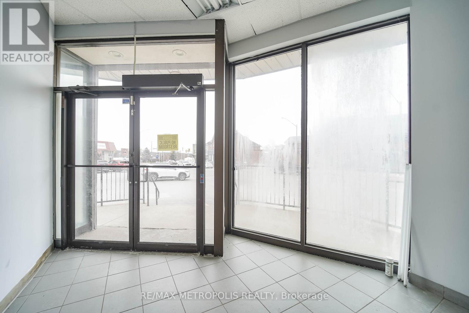 1 - 21 Essa Road, Barrie, Ontario  L4N 3K4 - Photo 5 - S13703758