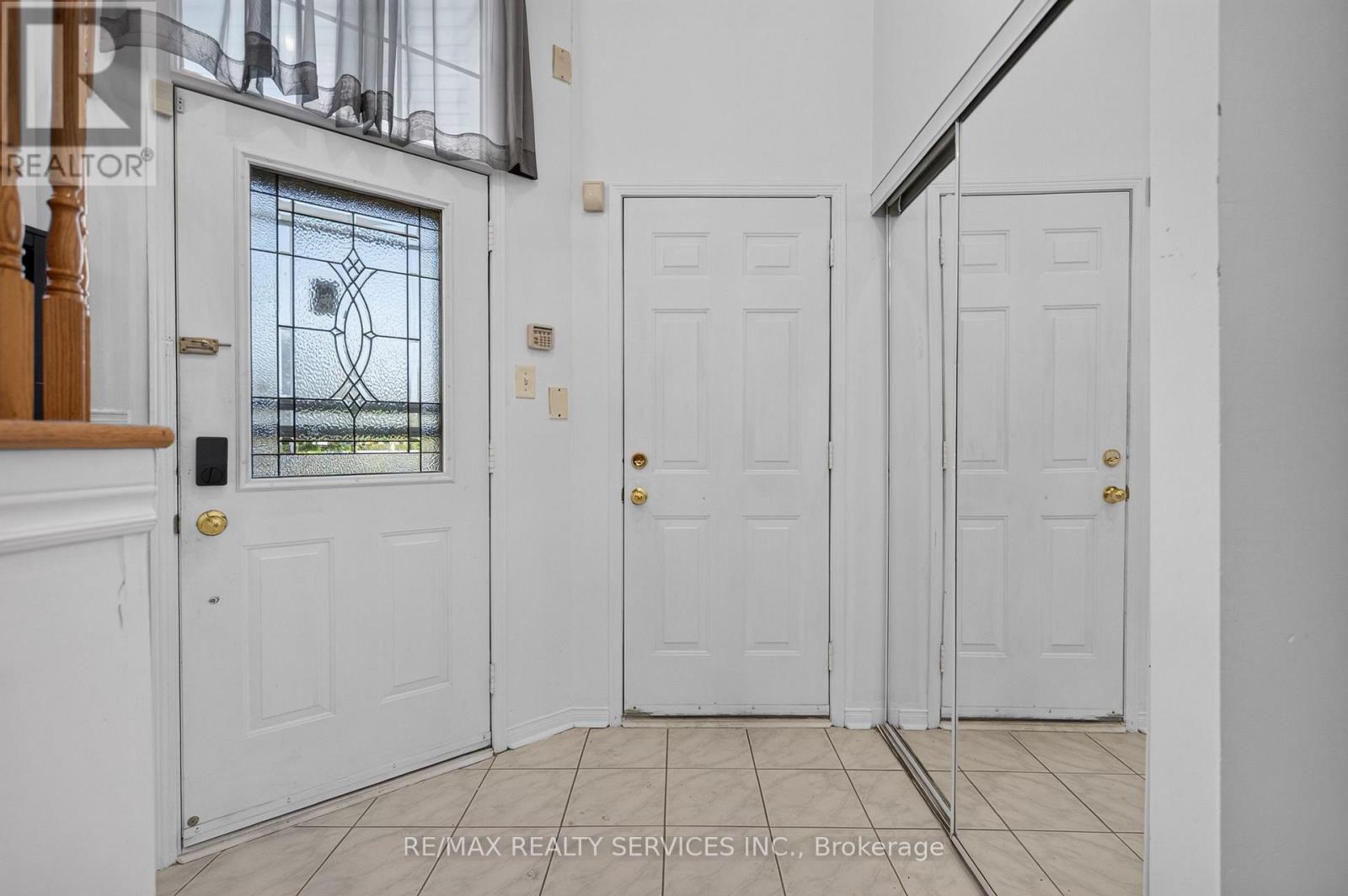 62 Fletchers Creek Boulevard, Brampton, Ontario  L6X 4T1 - Photo 7 - W13703700