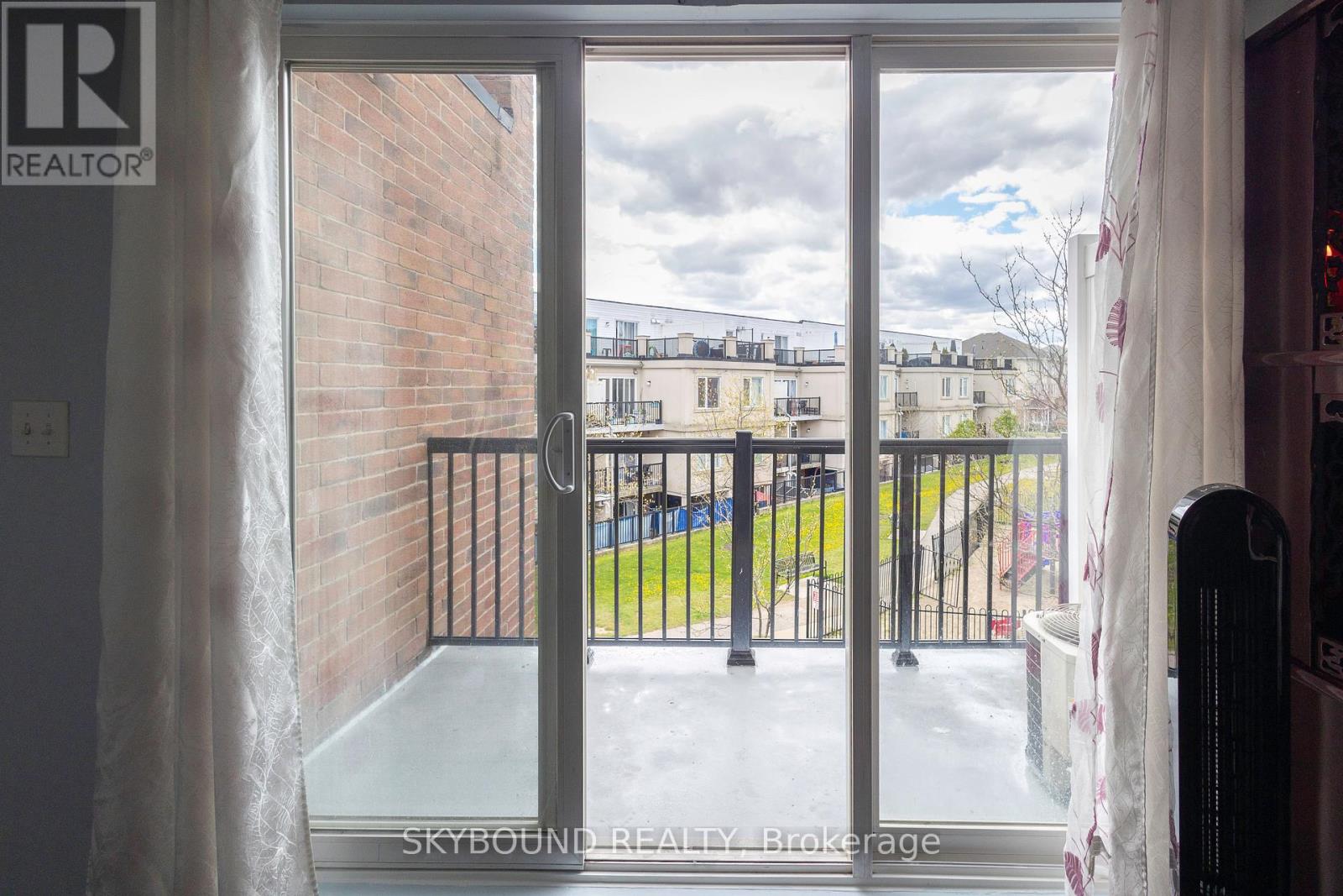 2033 - 3043 Finch Avenue W, Toronto, Ontario  M9M 0A4 - Photo 10 - W13703702
