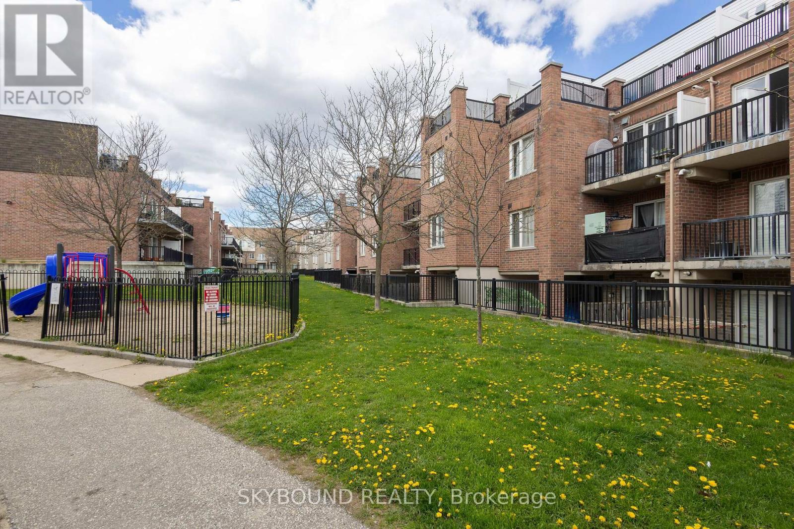 2033 - 3043 Finch Avenue W, Toronto, Ontario  M9M 0A4 - Photo 21 - W13703702