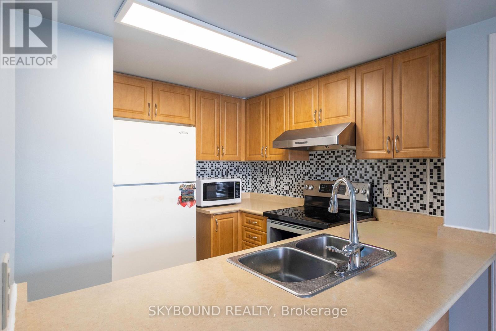 2033 - 3043 Finch Avenue W, Toronto, Ontario  M9M 0A4 - Photo 5 - W13703702