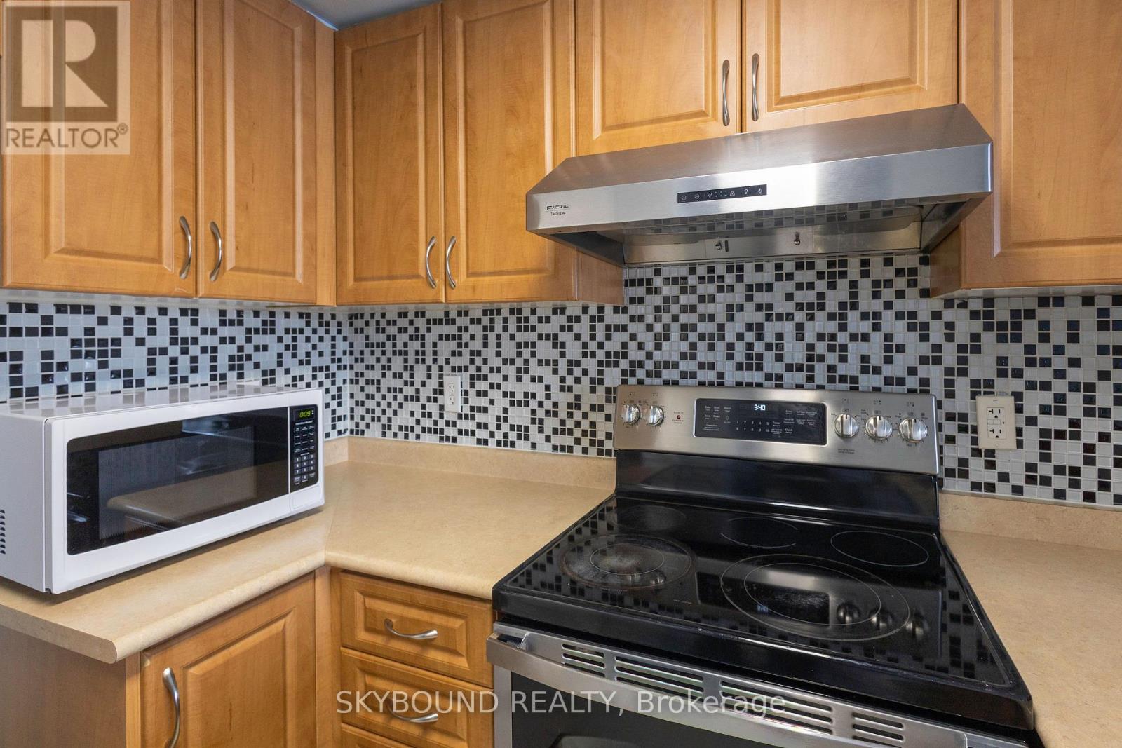 2033 - 3043 Finch Avenue W, Toronto, Ontario  M9M 0A4 - Photo 6 - W13703702