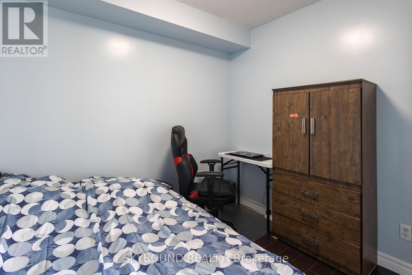 2033 - 3043 Finch Avenue W, Toronto, Ontario  M9M 0A4 - Photo 8 - W13703702
