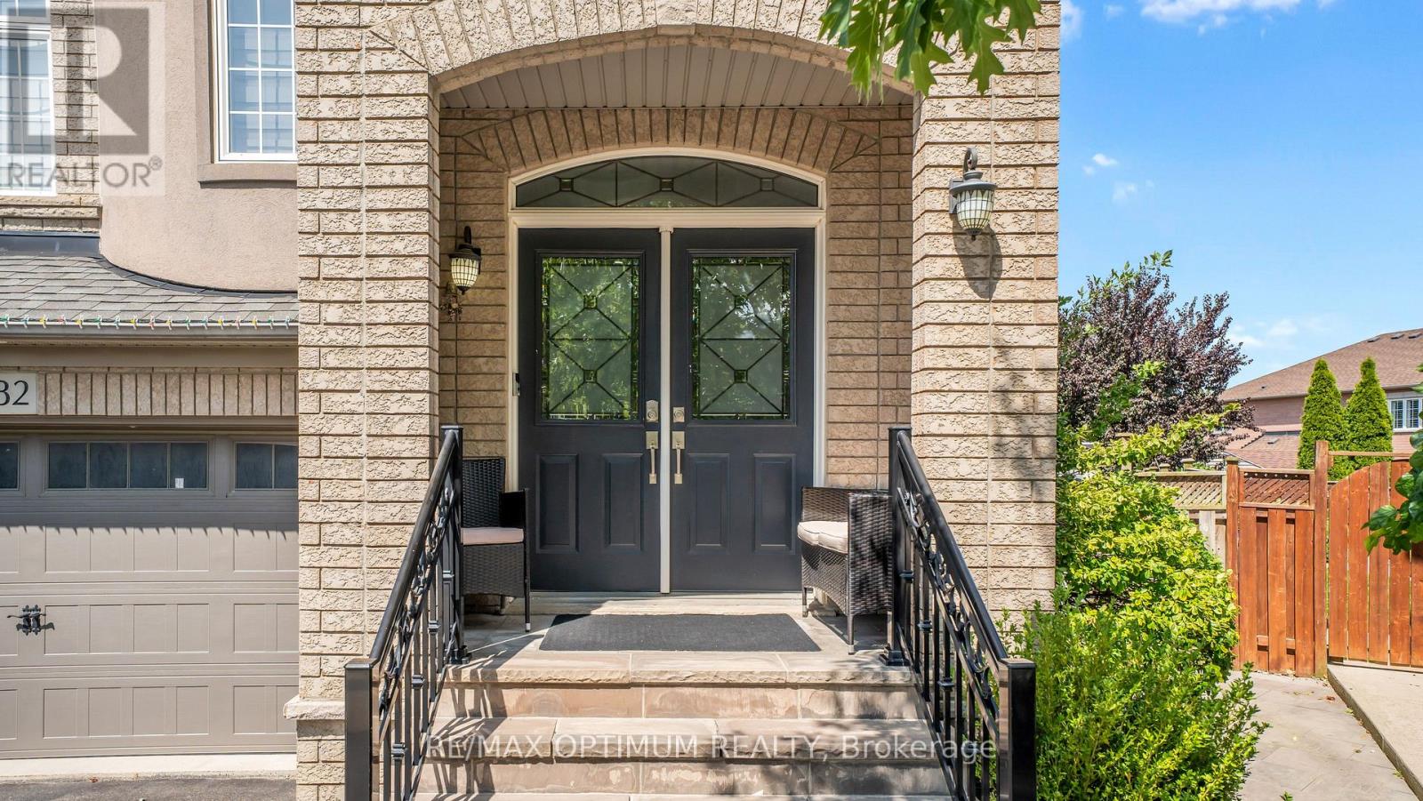 82 Penbridge Circle, Brampton, Ontario  L7A 2R1 - Photo 4 - W13703736