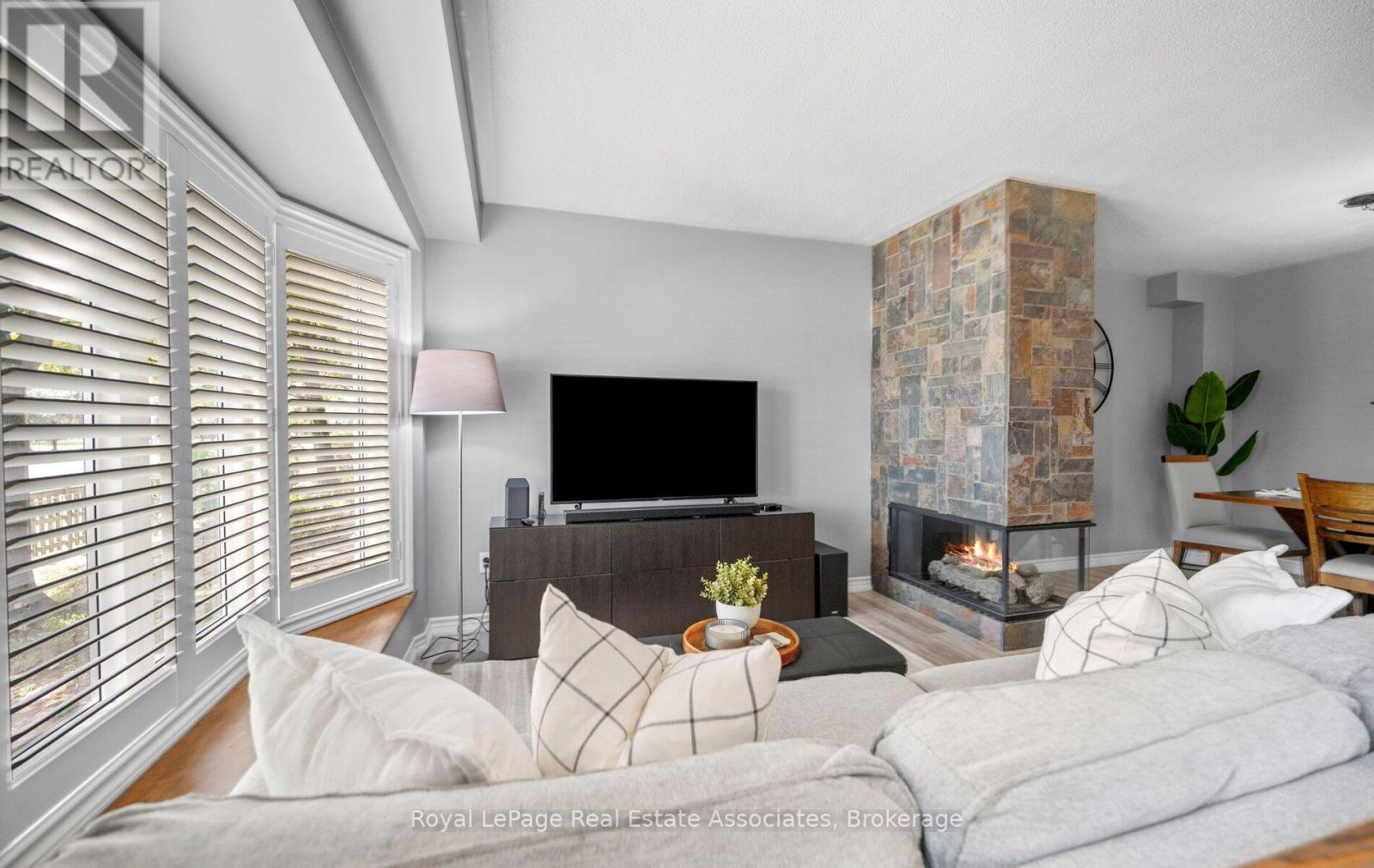 19 - 1485 Torrington Drive, Mississauga, Ontario  L5V 1Y3 - Photo 2 - W13703740