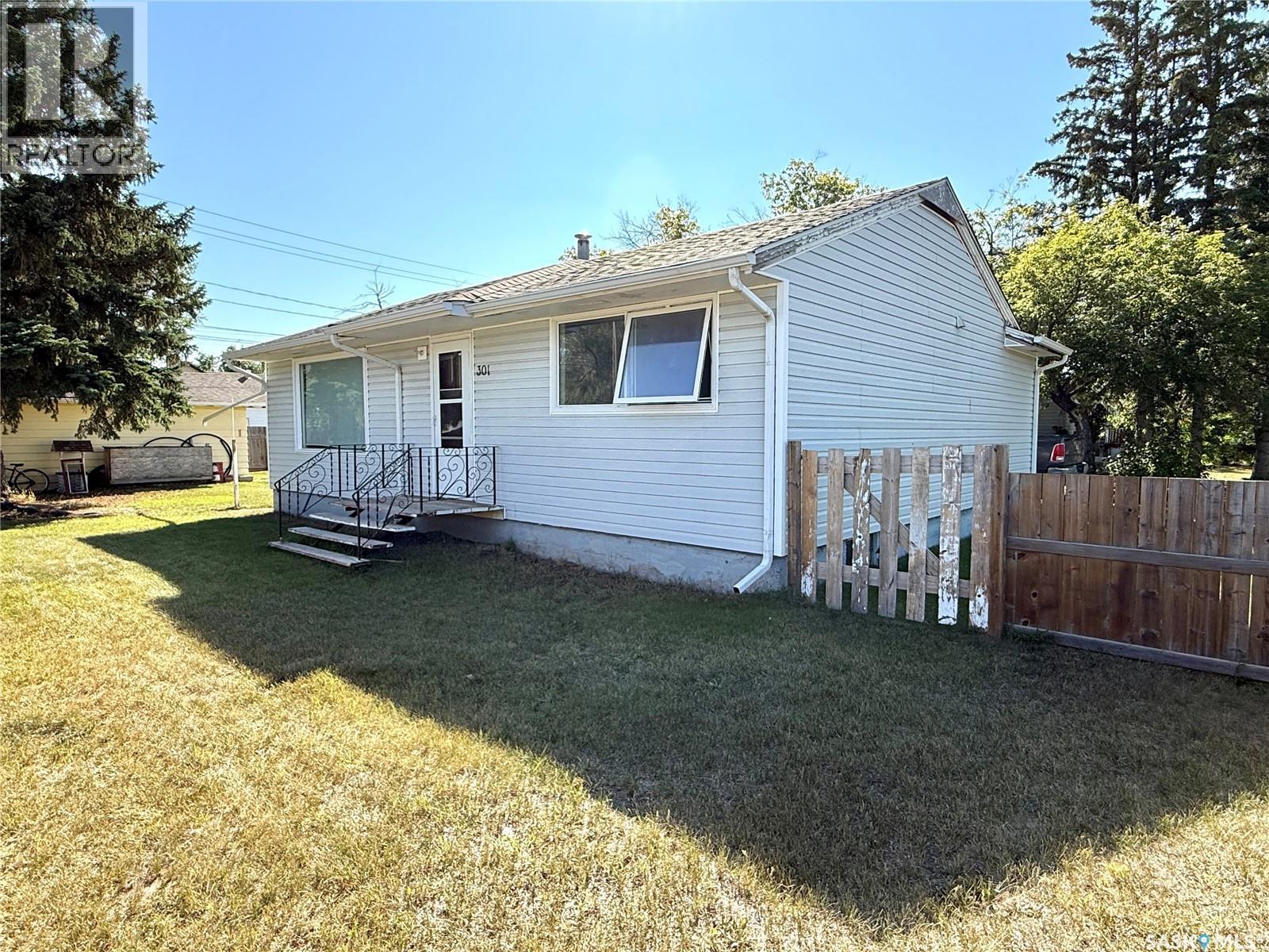301 26th STREET W, Battleford, Saskatchewan